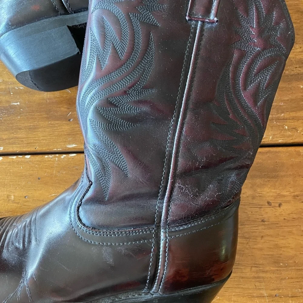 LAREDO Western Cowboy Boots  10.5 men’s or 12 women’s  maroon real Leather